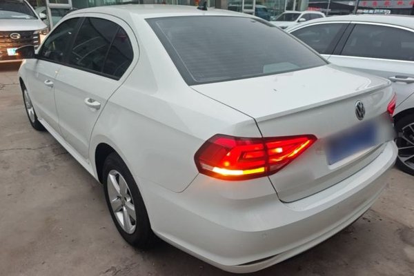 Volkswagen Lavida 2019, 118500 км, за 8996 USD