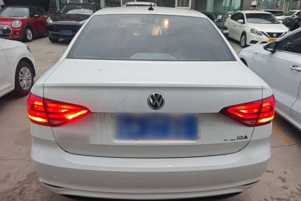 Volkswagen Lavida 2019, 118500 км, за 8996 USD