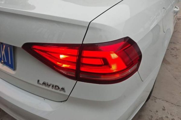 Volkswagen Lavida 2019, 118500 км, за 8996 USD - фото 9