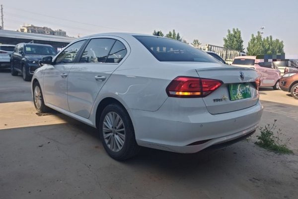 Volkswagen Lavida 2019, 28800 км, за 8394 USD
