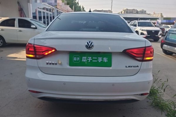 Volkswagen Lavida 2019, 28800 км, за 8394 USD