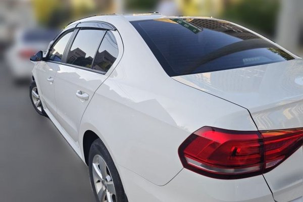 Volkswagen Lavida 2019, 32599 км, за 8531 USD