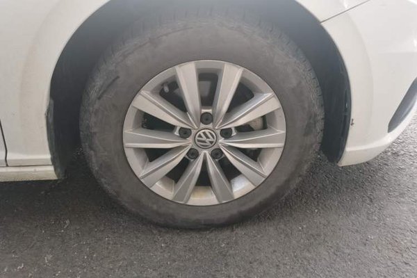 Volkswagen Lavida 2019, 52700 км, за 8564 USD