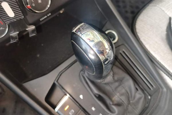 Volkswagen Lavida 2019, 52700 км, за 8564 USD - фото 11