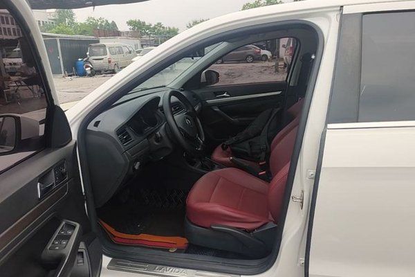 Volkswagen Lavida 2019, 63900 км, за 8744 USD - фото 18