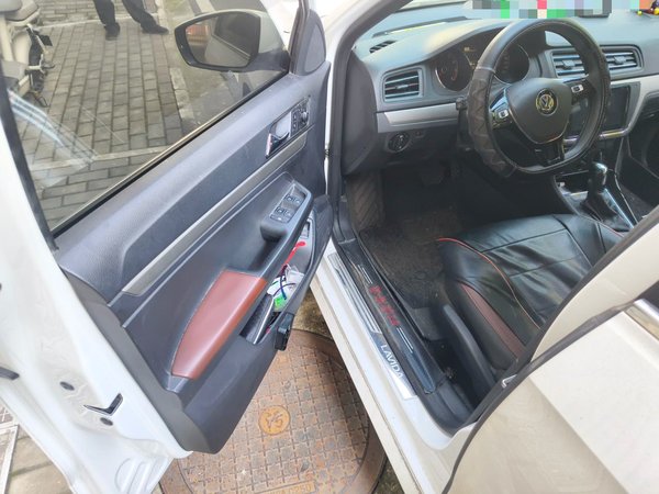 Volkswagen Lavida 2019, 67600 км, за 8074 USD - фото 13