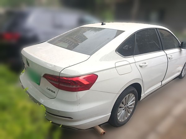 Volkswagen Lavida 2019, 7300 км, за 10045 USD