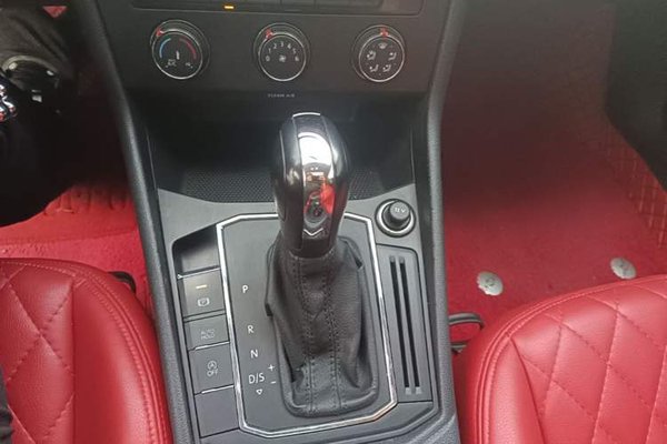 Volkswagen Lavida 2019, 98400 км, за 9030 USD - фото 25