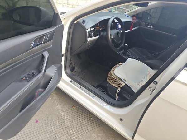 Volkswagen Lavida 2021, 93200 км, за 9464 USD - фото 17