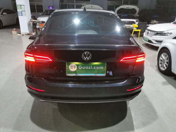 Volkswagen Lavida 2021, 43800 км, за 10389 USD