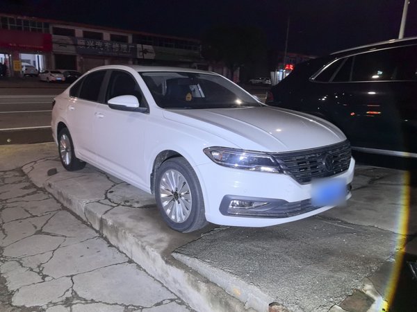 Volkswagen Lavida 2021, 37800 км, за 10819 USD