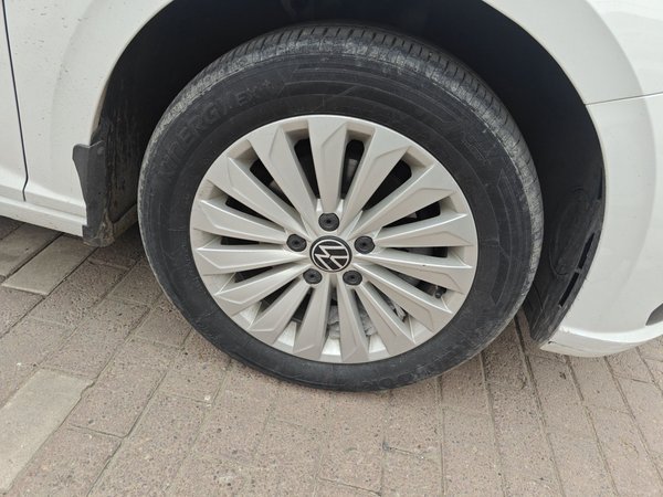 Volkswagen Lavida 2021, 71900 км, за 10167 USD