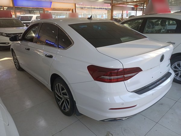 Volkswagen Lavida 2022, 106300 км, за 12186 USD