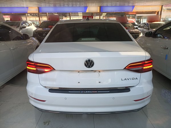 Volkswagen Lavida 2022, 106300 км, за 12186 USD