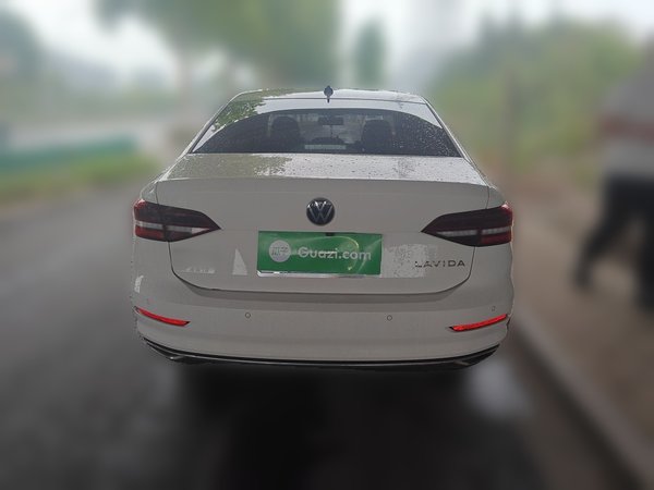 Volkswagen Lavida 2022, 31800 км, за 8723 USD