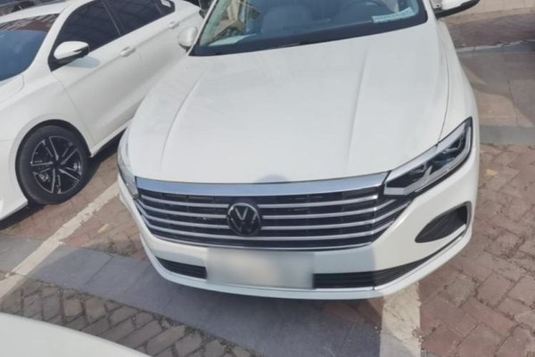 Volkswagen Lavida 2023, 30600 км, за 12439 USD