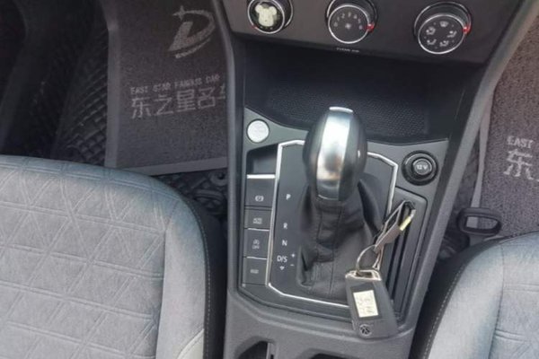 Volkswagen Lavida 2023, 30600 км, за 12439 USD - фото 17