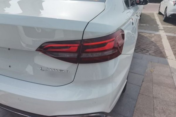 Volkswagen Lavida 2023, 30600 км, за 12439 USD - фото 7