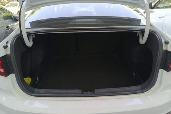 Volkswagen Lavida 2023, 36100 км, за 13229 USD - фото 22