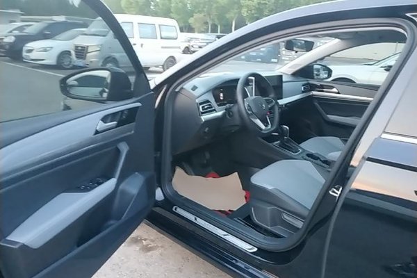 Volkswagen Lavida 2023, 27900 км, за 12222 USD - фото 19