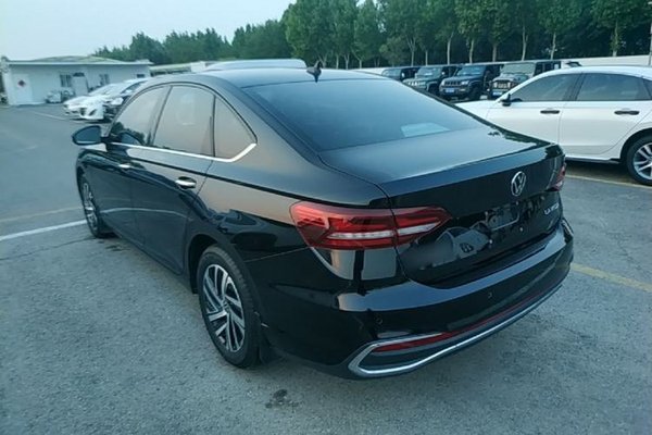Volkswagen Lavida 2023, 27900 км, за 12222 USD