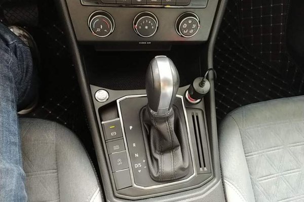 Volkswagen Lavida 2023, 38100 км, за 11043 USD - фото 17