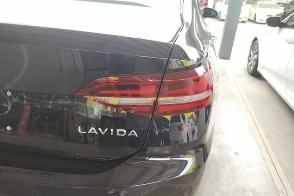Volkswagen Lavida 2023, 38100 км, за 11043 USD - фото 7