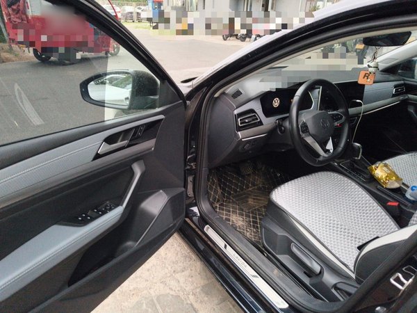 Volkswagen Lavida 2023, 53900 км, за 10404 USD - фото 17