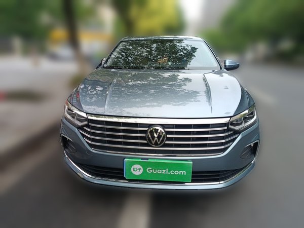 Volkswagen Lavida 2023, 70400 км, за 9894 USD