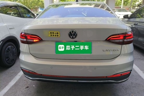 Volkswagen Lavida 2023, 54900 км, за 11426 USD