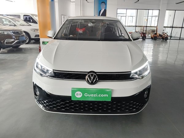 Volkswagen Lavida 2023, 1800 км, за 11587 USD