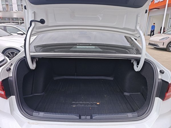 Volkswagen Lavida 2023, 46300 км, за 11201 USD - фото 22