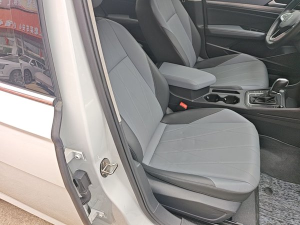 Volkswagen Lavida 2023, 46300 км, за 11201 USD - фото 23