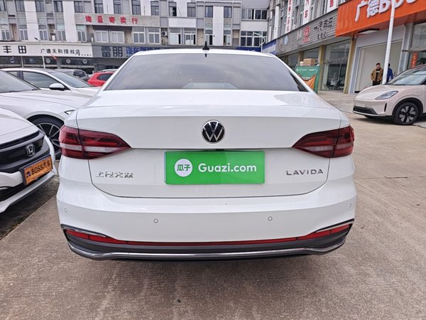 Volkswagen Lavida 2023, 46300 км, за 11201 USD