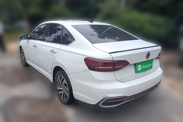 Volkswagen Lavida 2023, 49300 км, за 8592 USD