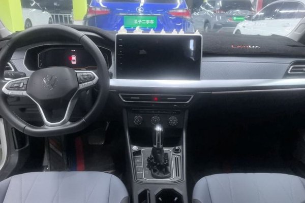 Volkswagen Lavida 2023, 71300 км, за 10800 USD - фото 16