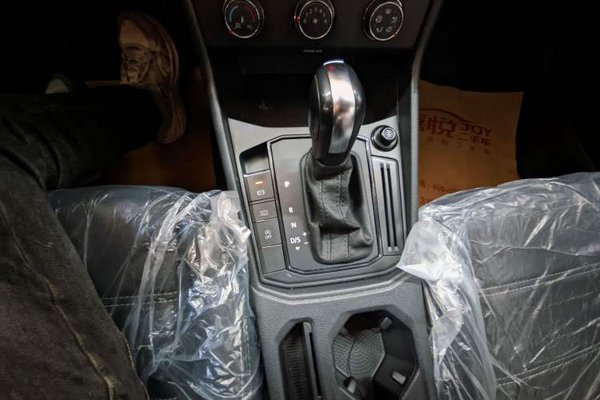 Volkswagen Lavida 2023, 74100 км, за 10260 USD - фото 13