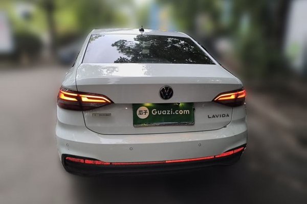 Volkswagen Lavida 2023, 8800 км, за 10394 USD