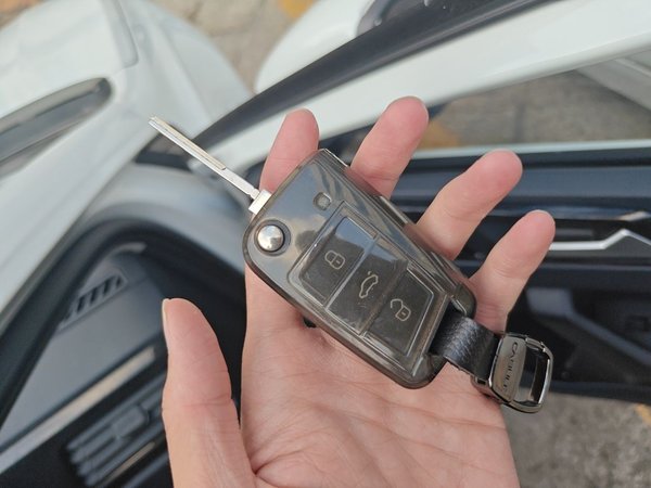 Volkswagen Lavida 2023, 8800 км, за 10652 USD - фото 17