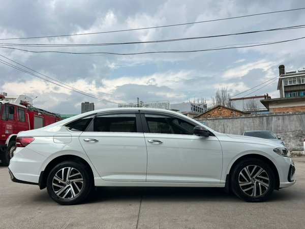 Volkswagen Lavida 2024, 900 км, за 15562 USD