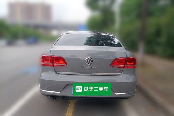 Volkswagen Magotan 2013, 100399 км, за 5643 USD