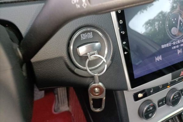 Volkswagen Magotan 2013, 100399 км, за 5643 USD - фото 9