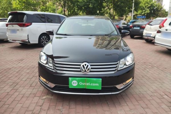 Volkswagen Magotan 2015, 120600 км, за 8906 USD