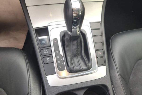 Volkswagen Magotan 2015, 120600 км, за 8906 USD - фото 17