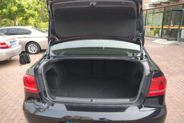 Volkswagen Magotan 2015, 120600 км, за 8906 USD - фото 22