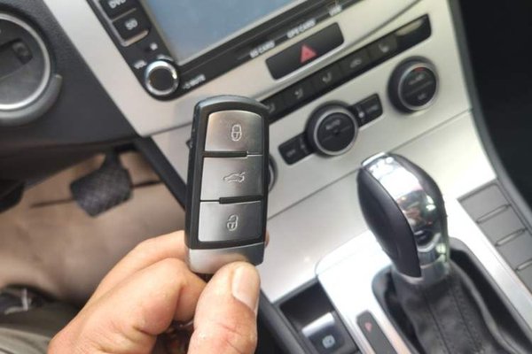 Volkswagen Magotan 2015, 120600 км, за 8906 USD - фото 12