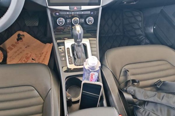 Volkswagen Magotan 2016, 80300 км, за 8247 USD - фото 17