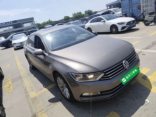 Volkswagen Magotan 2017, 128100 км, за 9608 USD
