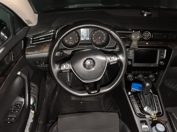 Volkswagen Magotan 2017, 174800 км, за 9070 USD