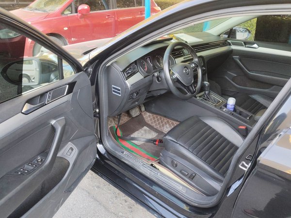 Volkswagen Magotan 2017, 94200 км, за 10241 USD - фото 12